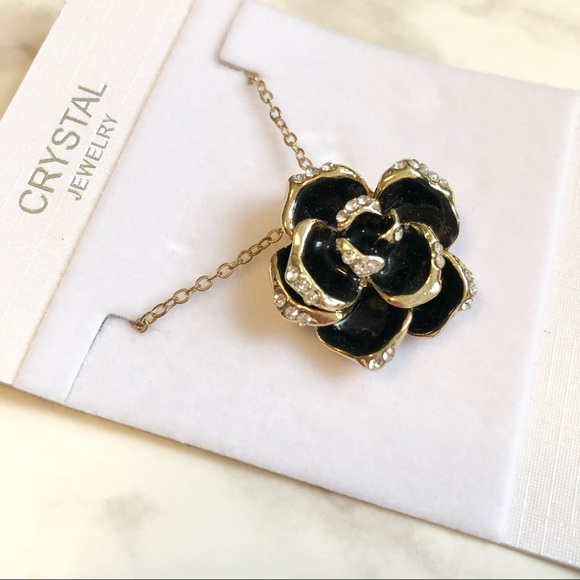 🎉 New Black & Gold Crystal Flower Blossom Necklace - Picture 3 of 5